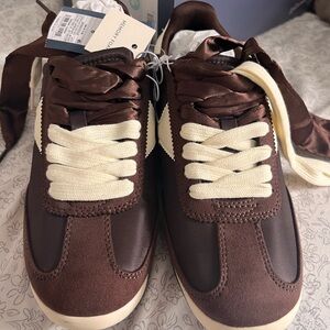 Universal Thread Chocolate and Cream Sneakers
